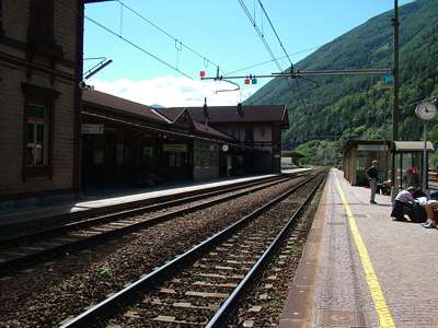Aus Richtung Toblach oder Bozen - auch kein Zug, nur der auf dem anderen Gleis ist 11.15 Uhr abgefahren...?!
