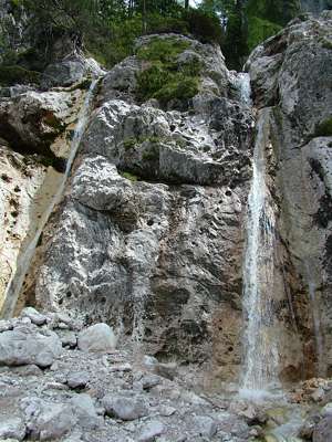 Ein kleiner Wasserfall, er ist auch auf der Karte eingezeichnet.