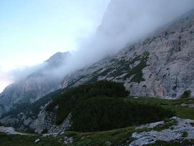 Wo gestern noch das sanfte Licht der Abendsonne alles golden f&auml;rbte, ist heute Nebel.