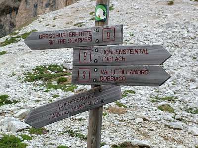 Wir aber werden auf dem Weg 9 bleiben und in Richtung Dreischusterh&uuml;tte wandern.