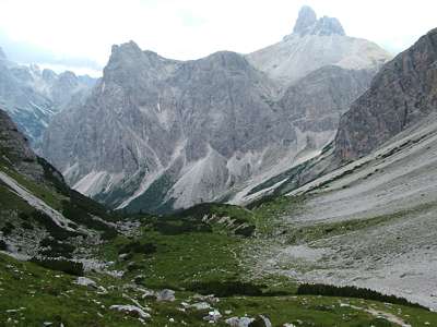 Ein grandioses Tal. Links vom Schwabenalpenkopf ragt das Massiv des Morgenkopfes empor [M. Mattina, 2493m].