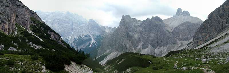 Wir sind unter 2200m und haben die Vegetationsgrenze erreicht.