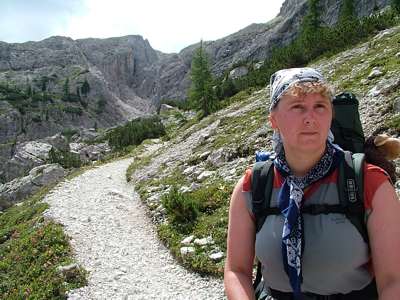 Und da hinauf wollen wir noch. Wir sind bei ungef&auml;hr 2200m.