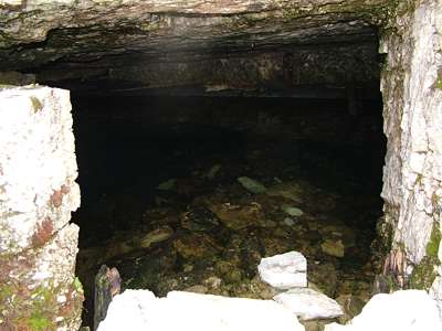 Einige der unterirdischen Unterstände sind voll Wasser gelaufen.