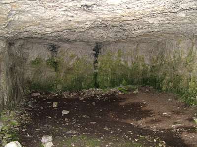 Gleich daneben die n&auml;chste H&ouml;hle.