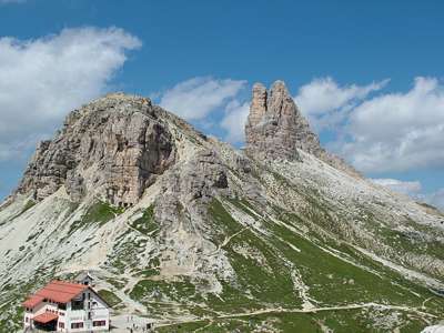 Ein sch&ouml;ner Blick zum Toblinger Knoten und dem Sextnerstein, die in der Mittagssonne liegen. Auf dem Sextnerstein haben wir vorhin Rast gemacht.