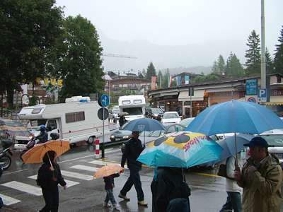 Am Ende der Corso Italia, auf der Via Franchetta links geht es auch nur im Schritttempo.