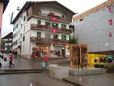Ein weiteres Hotel an der Corso Italia, das Montana.