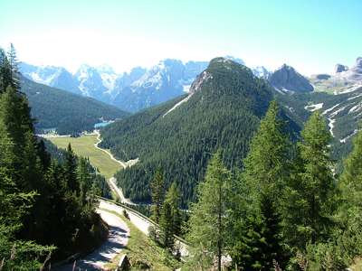 Der Blick hinunter zum Misurina-See ist beeindruckend.