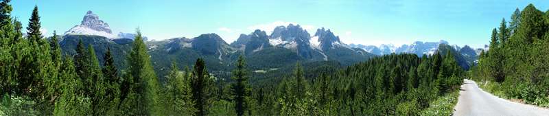 Auf der alten Milit&auml;rstra&szlig;e zum Monte Piana - der Blick nach Osten.