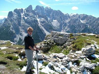 Evi macht eine gute Figur vor dem Cristallino - Massiv s&uuml;dlich von uns.