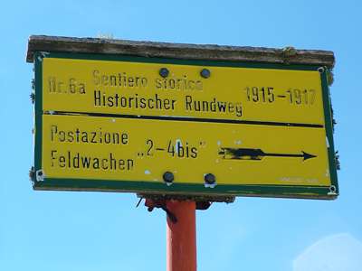 Der Weg ist ausgeschildert.