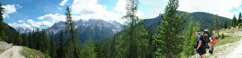 Einer der Aussichtspunkte, an dem wir beim Aufstieg vorbeikommen.