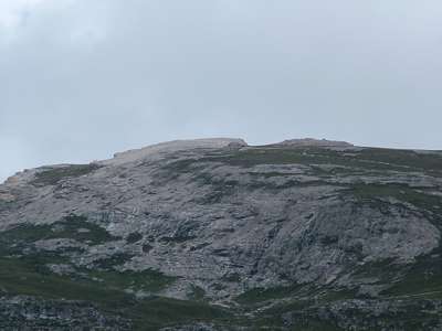 Und es ist, als wollte uns der D&uuml;rrenstein &auml;rgern, keine Wolke da oben...