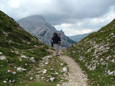 Dort wollen wir hin, zum Seekofel. Aber was erwartet uns in dem Tal dazwischen?