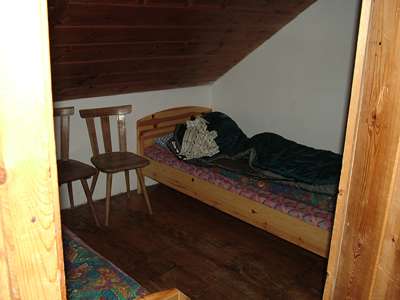 Wir haben nun ein Einzel - Appartement mit zwei Betten, viel Platz und einem Fenster. Was will man mehr?