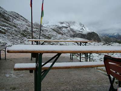 Es ist schon einiger Schnee gefallen heut fr&uuml;h. Der Blick nach S&uuml;dosten.