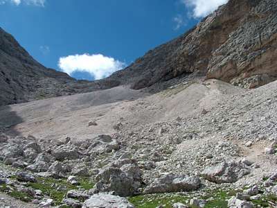 Wir haben den steilen Teil des Abstieges geschafft, jetzt wird der Weg besser.