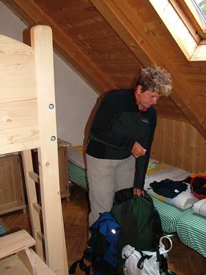 Wir haben ein Zimmer und eine Dusche gibt es auch!