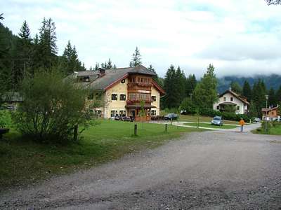 Auch dieses schicke Hotel lebt von den Urlaubern.