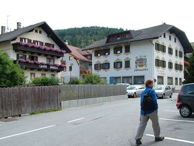 Garni Her-Bri und das Hotel Urthaler.