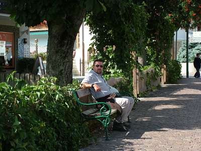 Wenn Evi sich den einen oder anderen Laden anschaut, dann mach ich schon mal Pause.