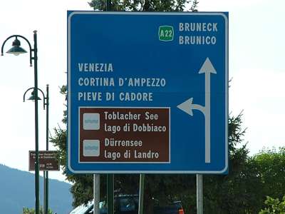 Wichtige Verbindungen - nach Cortina d" Ampezzo und Bruneck.