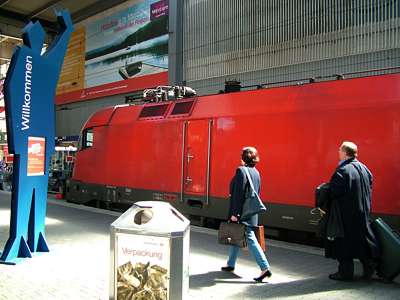 Die Lok der &Ouml;sterreichischen Bahn, die uns ab der &Ouml;sterreichischen Grenze gezogen hat.