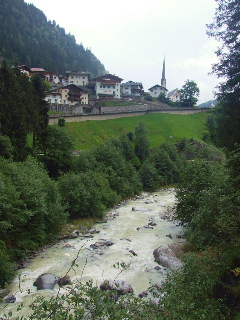Auch der Fluss Passer (F.Passirio) führt gut Wasser.
