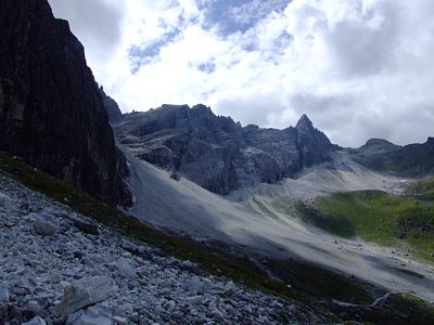 Gschnitzer Tribulaun (2946 m) und Pflerscher Tribulaun (3096 m) in voller Schönheit.