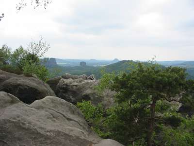 Die Aussicht von hier oben aus reicht bis zur Festung K&ouml;nigstein.