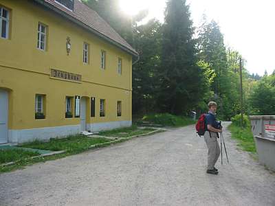 Aber dann geht es weiter, zum Raubschloss, der Abendsonne entgegen...