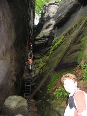 Nach dem winzigen Verschnaufst&uuml;ck die n&auml;chsten Treppen...
