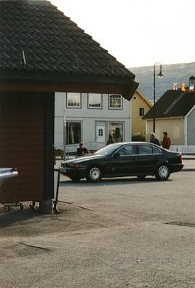 Evi bleibt lieber bei ihrem Eis.