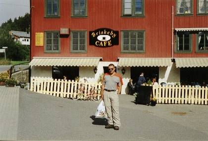 Briskeby-Cafe - ein K&uuml;nstlerkaffee, vor dem man sitzen und das Treiben in der Stadt beobachten kann.