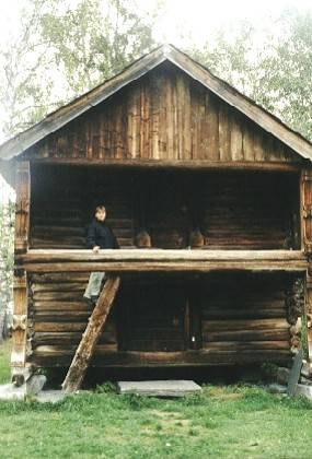 Ein Vorratshaus von Høve - eines der ältesten Häuser, es steht unter Denkmalschutz.