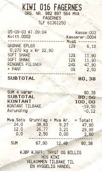 Der letzte Einkauf in Fagernes, Bier f&uuml;r den Sohn und Eis f&uuml;r uns.