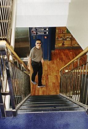 Die Treppe vom Au&szlig;endeck zur Rezeption.