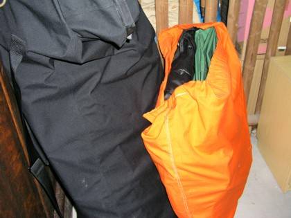 Bootshaut und Persenning (orange), Gest&auml;nge und Matte (schwarz).