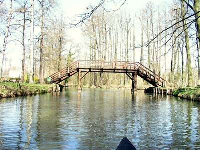 Über diese Brücke führt der Rad- und Wanderweg zur Wotschofska.