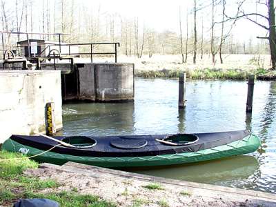 Das Boot ist sicher befestigt, Zeit f&uuml;r eine Pause in der Sonne.