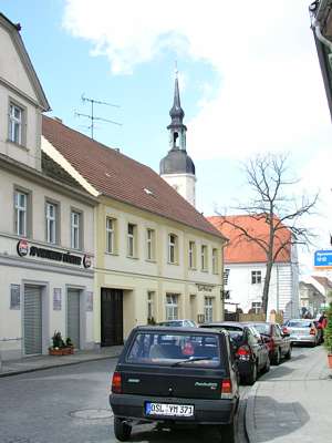 Blick die Ehm-Welk-Stra&szlig;e entlang in Richtung Nikolaikirche.