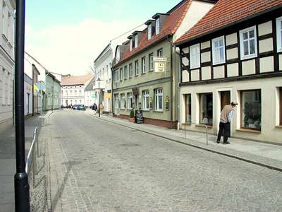 Die Ehm-Welk-Stra&szlig;e in Richtung T&ouml;pfermarkt.