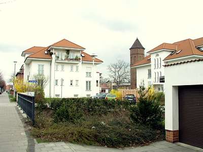 Blick die Poststra&szlig;e entlang - auch neben unserem Fahrradh&auml;ndler befindet sich eine sch&ouml;ne Villa.