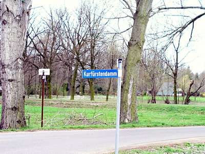 Nein, nicht pl&ouml;tzlich Berlin, wir sind immer noch in Burg Kolonie!