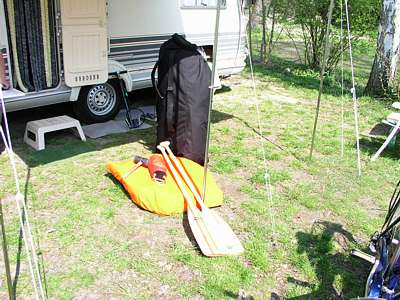 Bootshaut und Persenning kommen in einen Extrasack, damit nichts scheuert, sie h&auml;tten aber auch im Ortlieb noch Platz.