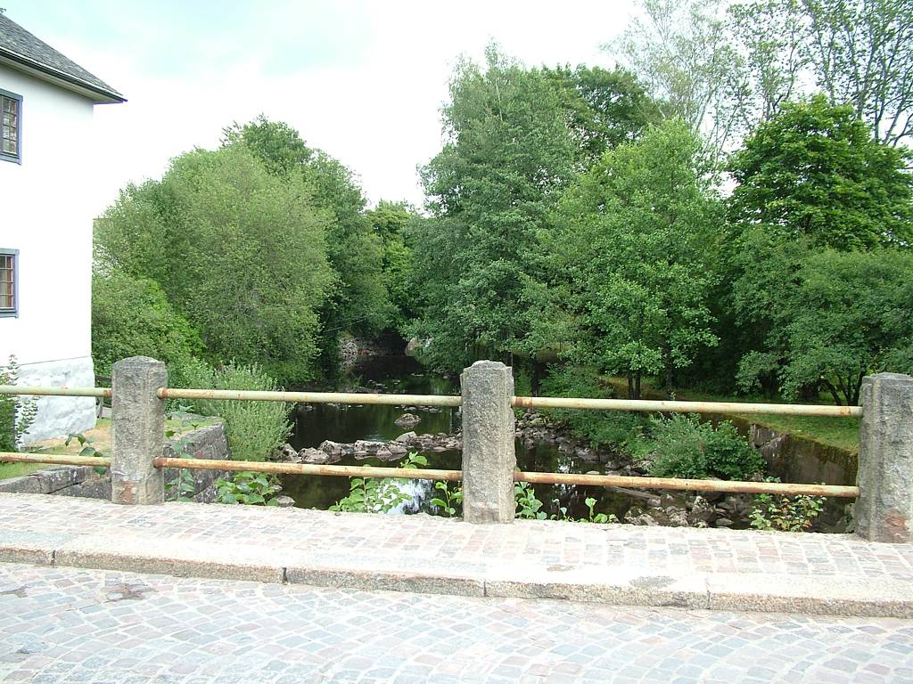 Blick von der Brücke auf den weiteren Verlauf des Skillerälven.