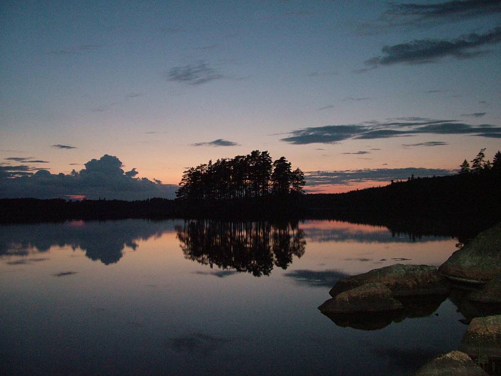 Der Sonnenuntergang am Fribosjön ist wunderschön.