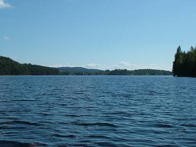 Dieser See ist eher lang gestreckt.