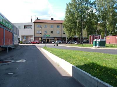 Wieder am Parkplatz beim Konsum - was ist das?